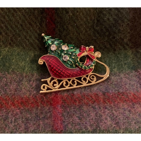 Eisenberg Christmas Enamel Brooch Rhinestone Tree in Sled with Wreath - Picture 3 of 10